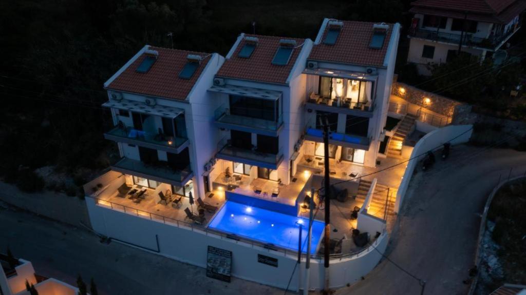 Above Blue Maisonettes Grey Diamond Nikiana Exteriör bild